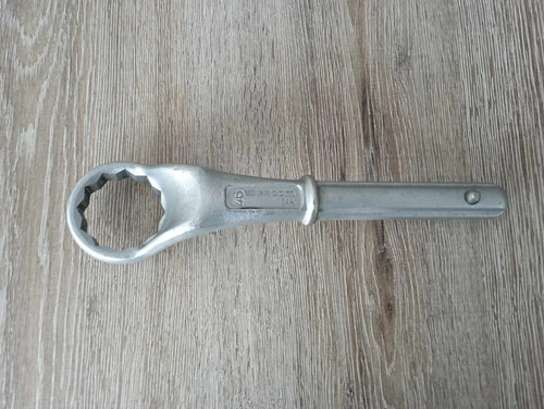 Clé polygonale contrecoudée