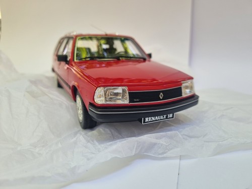 Ottomobile renault 18 - 1/18,