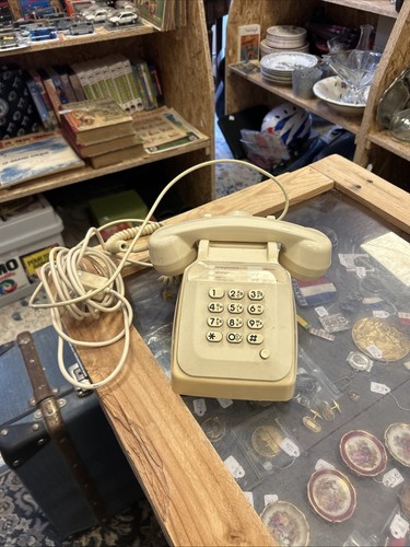Téléphone s63 touches - à,