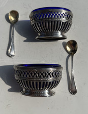 PAIRE DE SALERONS + PELLES A SEL EN ARGENT MASSIF POINCON MINERVE VERRE BLEU