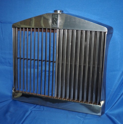 Ensemble coque calandre avant - coque,
