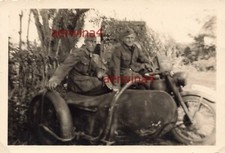 Soldats Avec Moto BMW R75 En Pologne