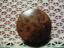 BOITE ANCIENNE RONDE EN"LOUPE DE BOIS THUYAS?"