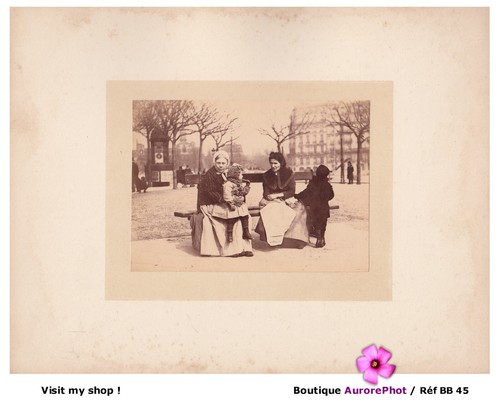 Paris femmes enfants sur un - &,