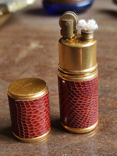 Beau briquet essence de - beau, à