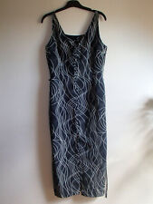 Robe longue fendue sur le