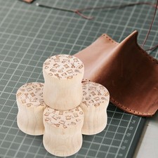  4 pièces en bois dur