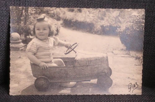 Jouet enfant dans une voiture - dans,