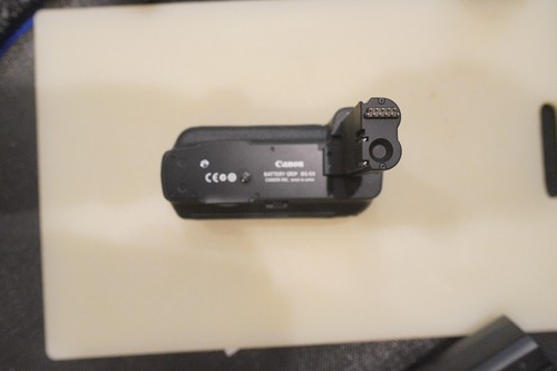 Canon camera battery grip - canon,