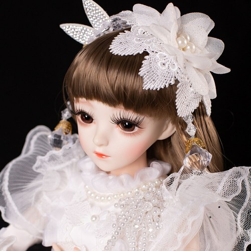 Poupée bjd avec robe - 1/3,