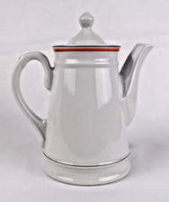 Verseuse, cafetière, thèière en porcelaine.