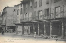 CPA 12 MILLAU VIEILLES MAISONS