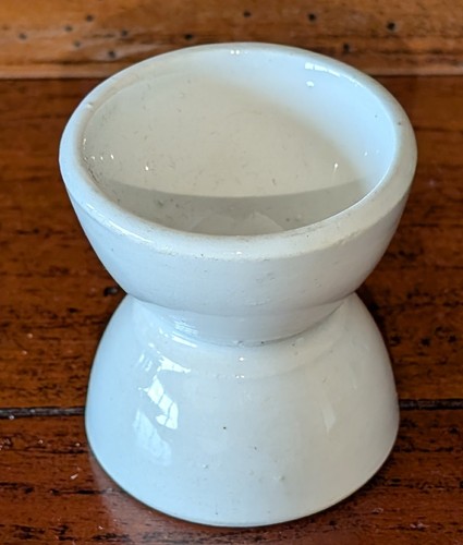 Coquetier faience blanche