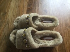 sabots femme beige en bois avec de la fourrure très confortable 