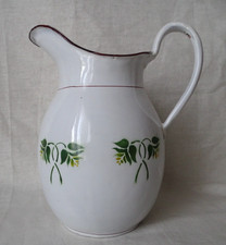 Ancien Broc a eau , pichet en tôle émaillée blanc , peinture florale , campanule