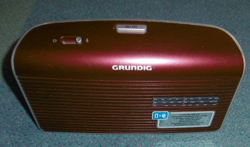 Tres belle radio grundig rouge - radio,