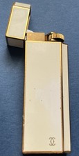 Briquet  Cartier En Laque Crème. Signe Cartier Paris