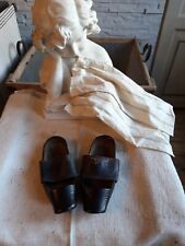 Ancienne paire de sabots enfant et son pochon  art populaire
