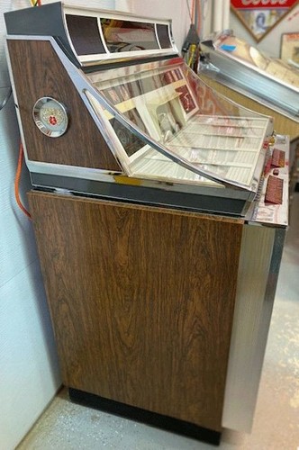 Wurlitzer jukebox model 3010 - wurlitzer,