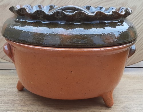 Soupière ovale vernissée - , à