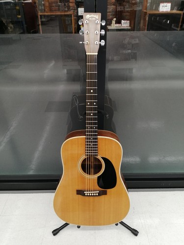 Martin acoustic guitar 08 - martin,