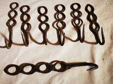 ANCIENS CROCHETS DE BOUCHER