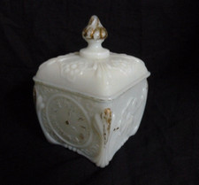 SUCRIER horloge  EN OPALINE