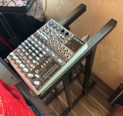 Mackie 802 vlz3 - 802, live