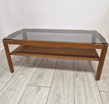 Table basse Myer milieu de siècle en teck et verre fumé