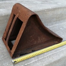 Ancienne Cale de roue en acier pour camion tracteur remorque 