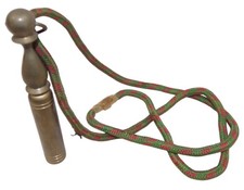 Quille en laiton avec morceau de fourragère Croix de Guerre 1914-1918 française