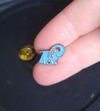 Pin's Éléphant Bleu Station Lavage Automobile Voiture Auto Wash - Pin Badge L26