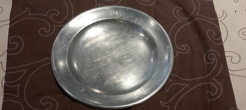 Ancien plat rond - , métal