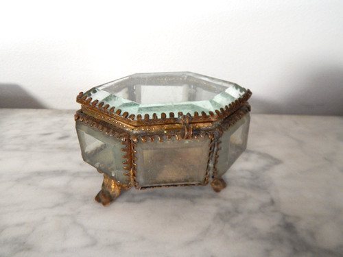 Ancienne petite boîte - ancienne,