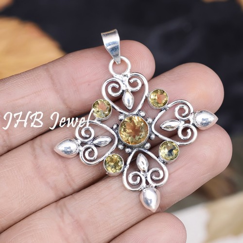 Pendentif croix religieuse
