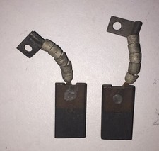 Jeu 2 balais / charbons pour dynamos BOSCH LAVALETTE - DJ  DJA   DJB  DJVC  DJVA