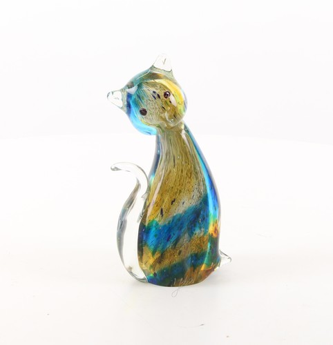 Une figurine verre style - de,
