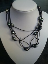 Sautoir en véritables perles