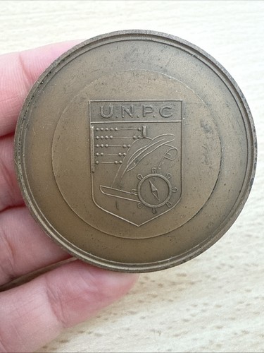 Médaille c en bronze - médaille,