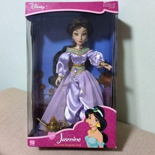 Poupée de collection en