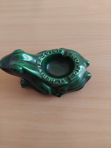 Ancienne grenouille cendrier - , "