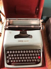 Machine à écrire OLIVETTI