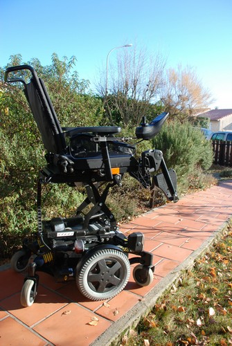 Fauteuil roulant electrique - roulant,