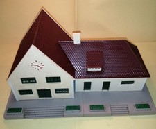 JOUEF ( Lima, etc...) Maquette Gare  réf 846 et 847 déjà montée 