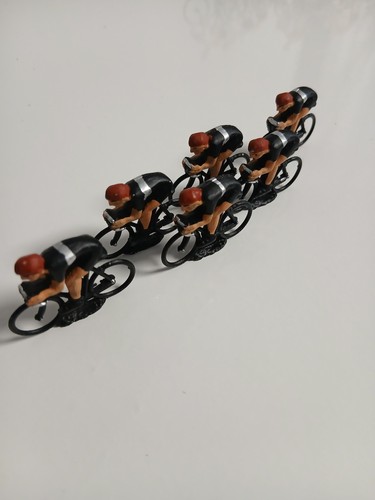 Coureurs cyclistes plomb 1 - 6,