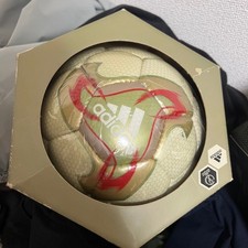 Ballon de match officiel Coupe du Monde de la FIFA 2002 Adidas Fevernova Foot...