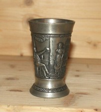 Ancienne tasse en étain