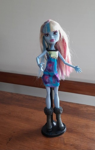 Poupée monster high - monster,