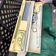 Machine à tricoter Brother