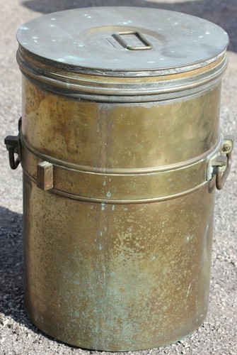 Important pot couvert - couvert, en